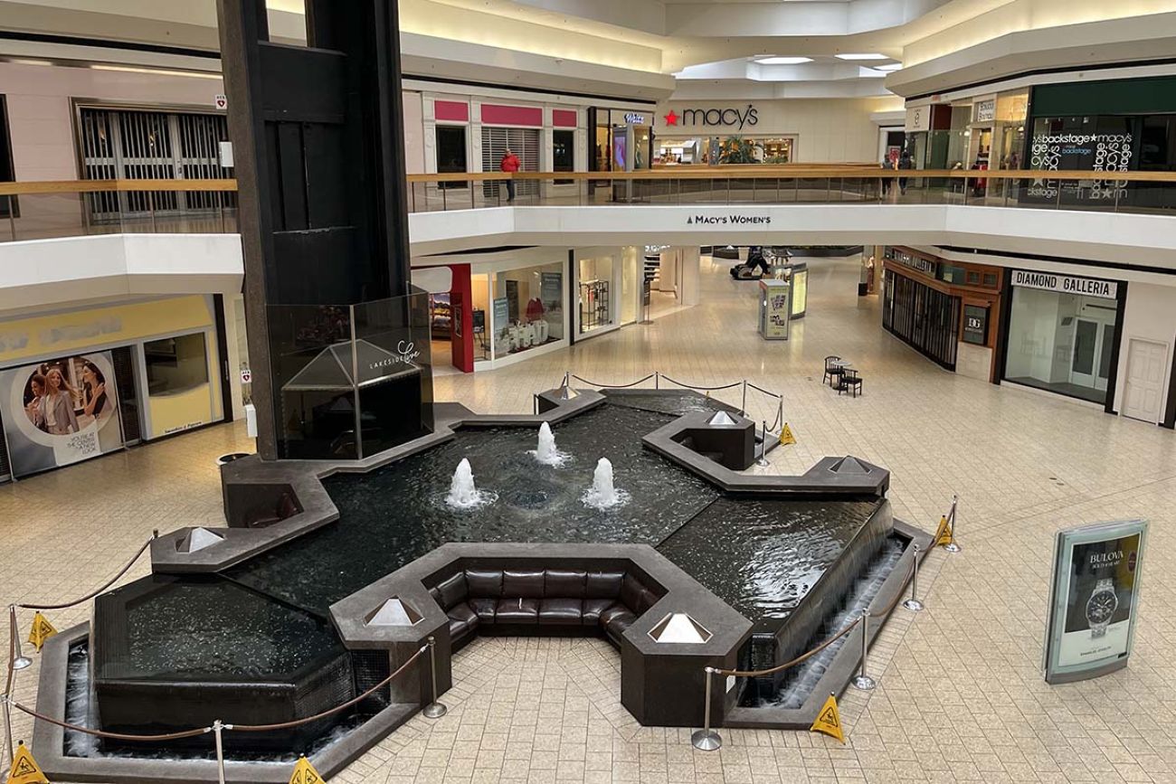 the interior of Lakeside Mall, includes a fountain