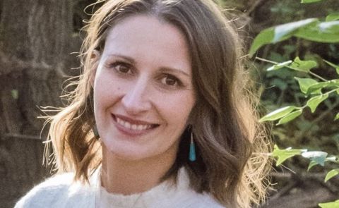 Beth Wallace headshot.